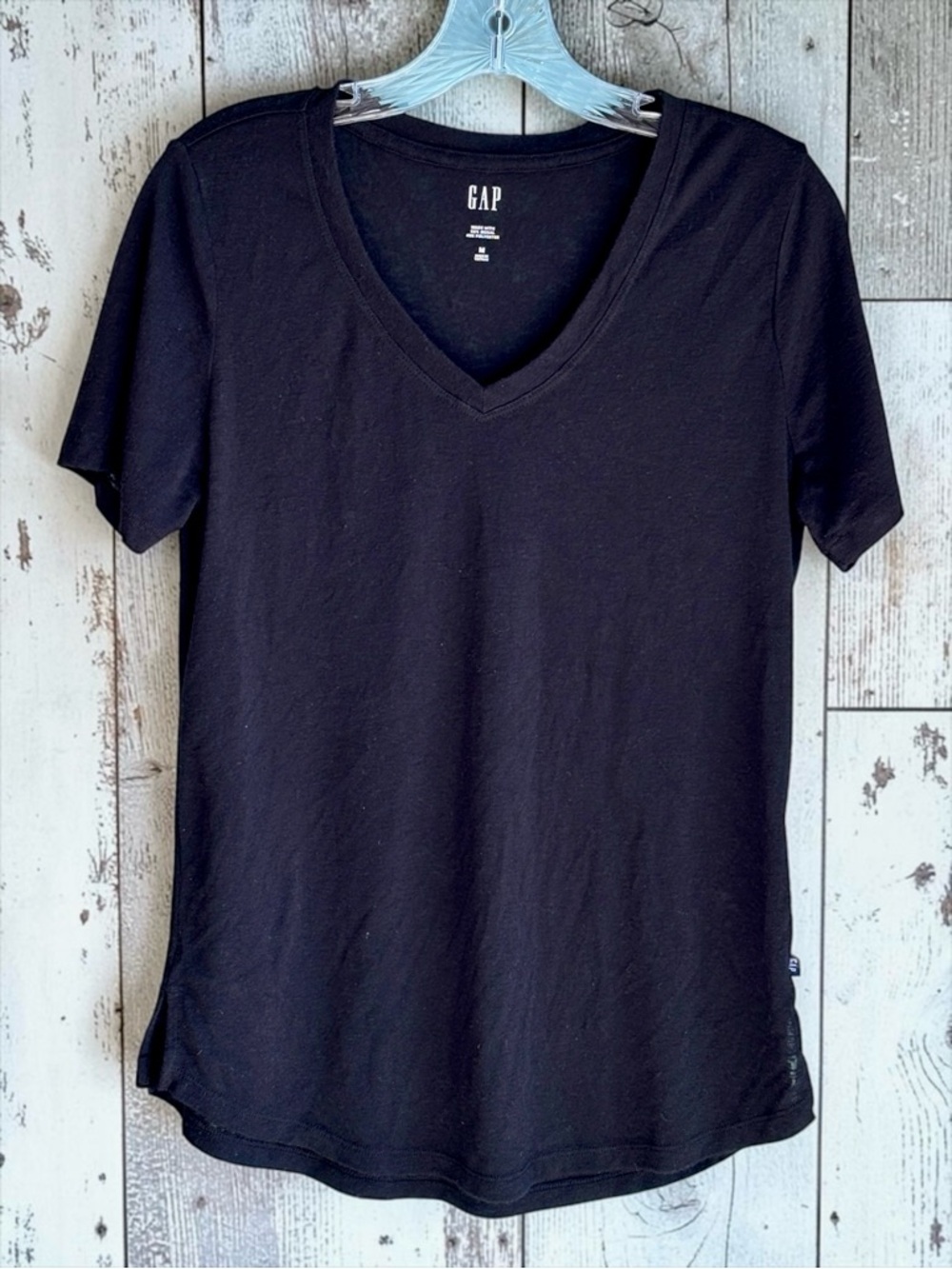 GAP Black V-Neck Tee Medium Soft Modal Blend Short Sleeve Classic Minimal Top